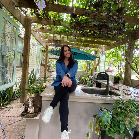 Meet your Posher, Taylor - Picture 4 of 4